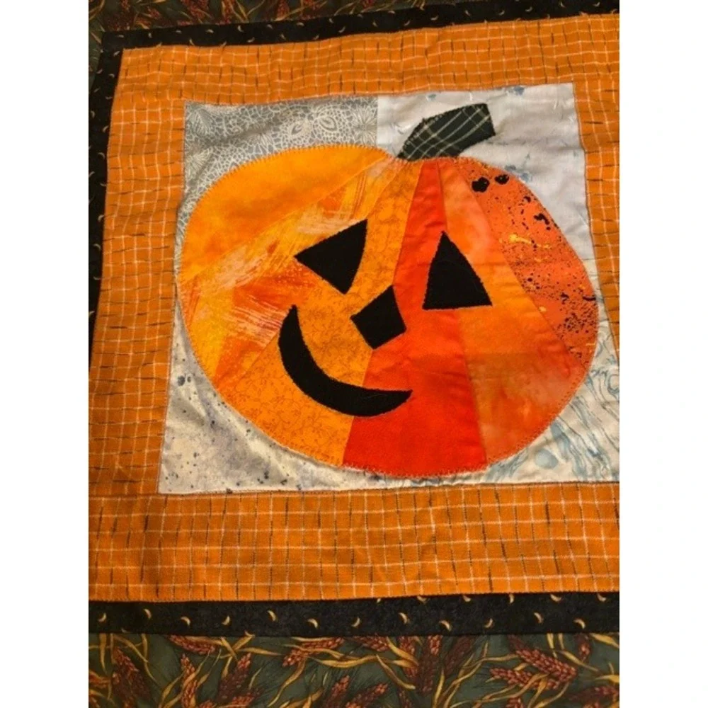 Handmade Quilted Halloween Table Runner Jack-O-Lantern Pumpkin Autumn 35.5x17.5